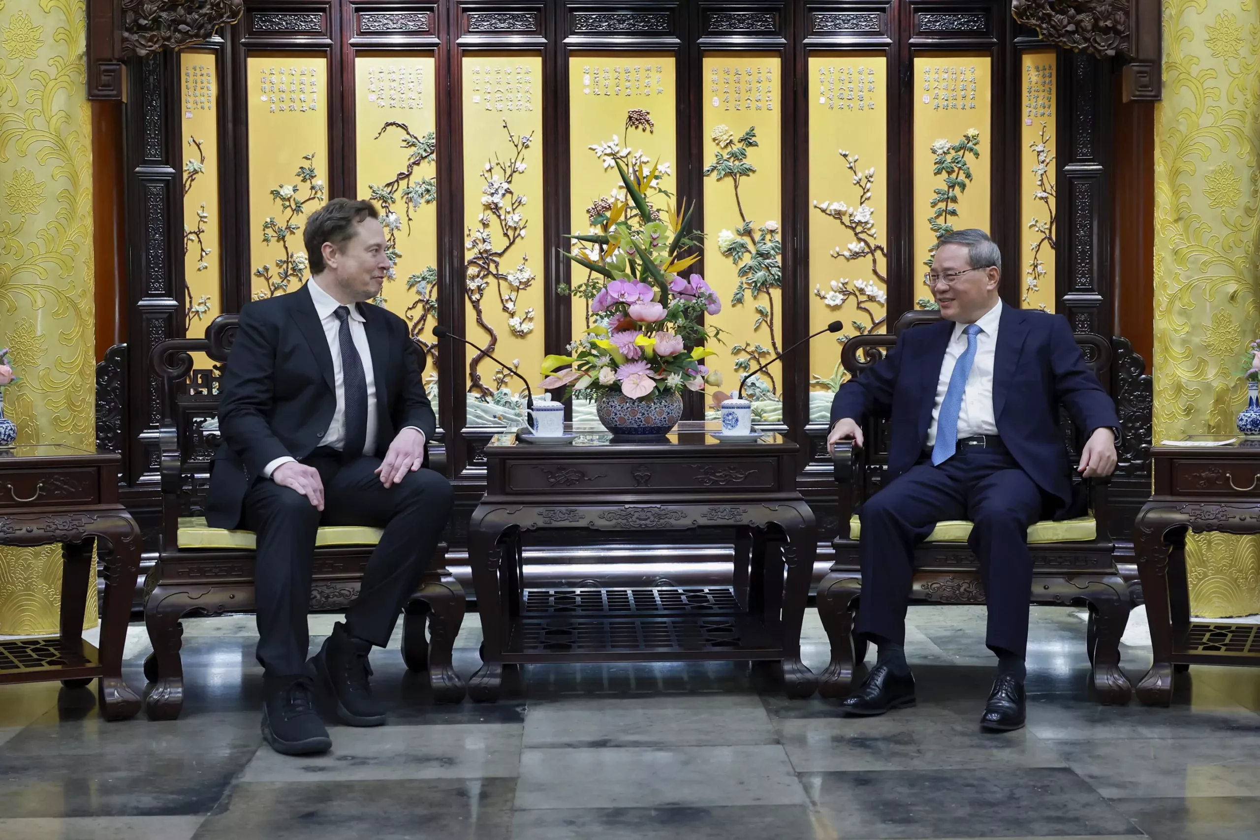 Tesla CEO Elon Musk Meets with Chinese Premier in Beijing