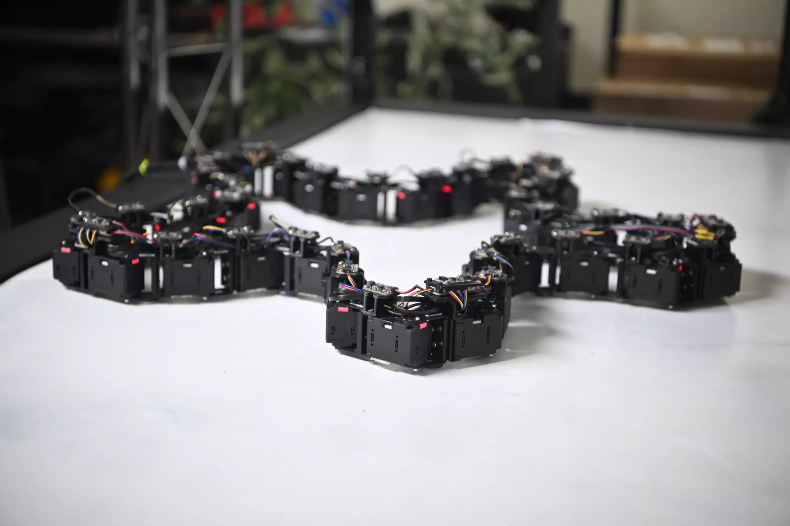 The Emergence of Swarm Robotics: Revolutionizing Autonomy with Loopy